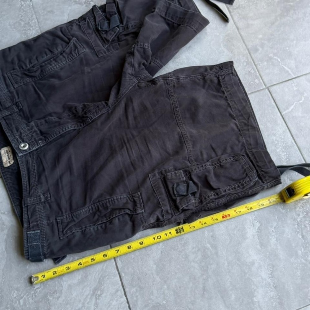 Tommy Bahama Mens Cargo Shorts 38 Faded Black Cotton Multi Pocket Adjustable Y2K - Picture 6 of 8